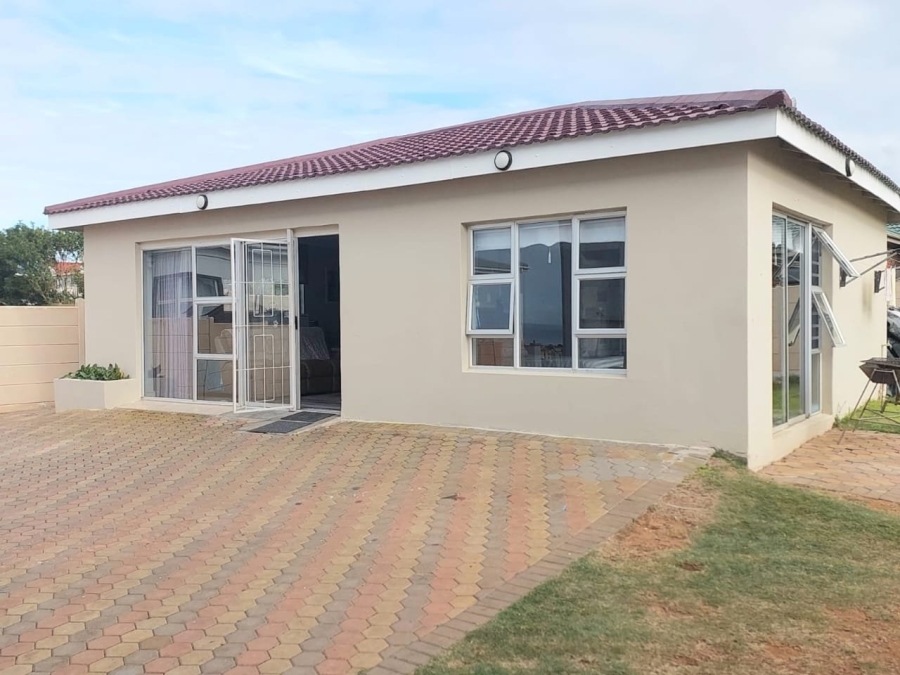 8 Bedroom Property for Sale in Hartenbos Heuwels Western Cape